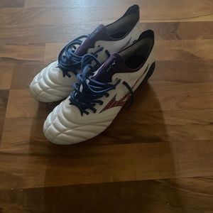 Men’s soccer cleats